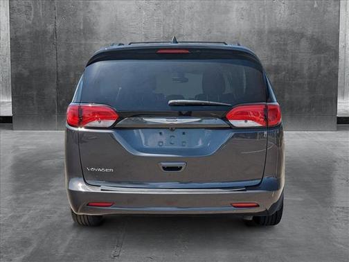 2021 Chrysler Voyager LXI