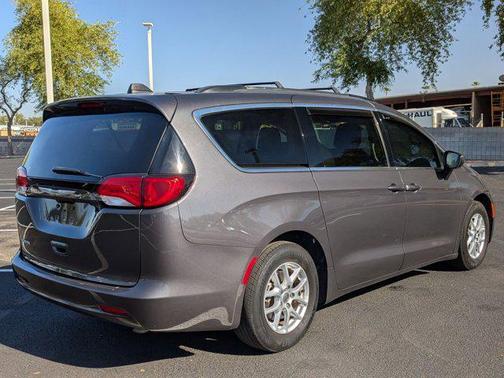 2021 Chrysler Voyager LXI