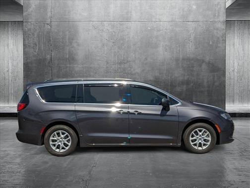 2021 Chrysler Voyager LXI
