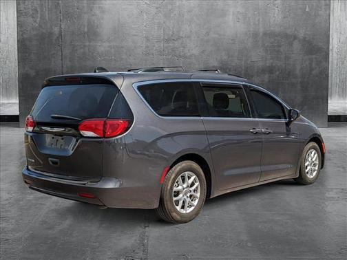 2021 Chrysler Voyager LXI