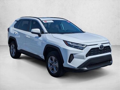 Ice Cap 2025 Toyota RAV4 XLE
