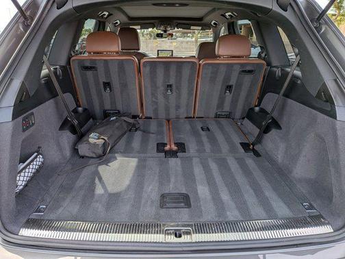 White 2019 Audi Q7 55 Premium Plus