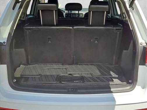 Pure White 2023 Volkswagen Atlas 3.6L SE w/Technology