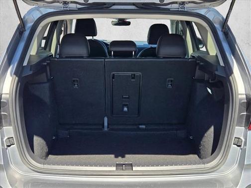 Deep Black Pearl 2024 Volkswagen Taos 1.5T SE