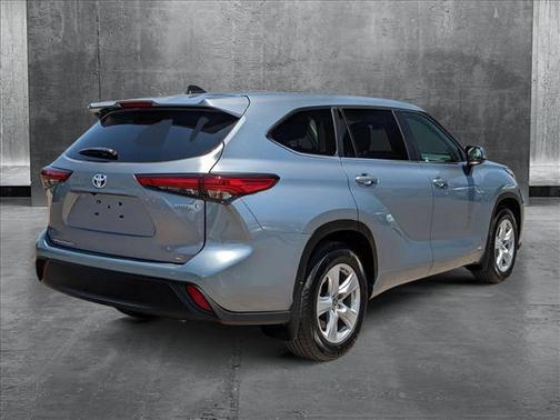 2023 Toyota Highlander Hybrid LE