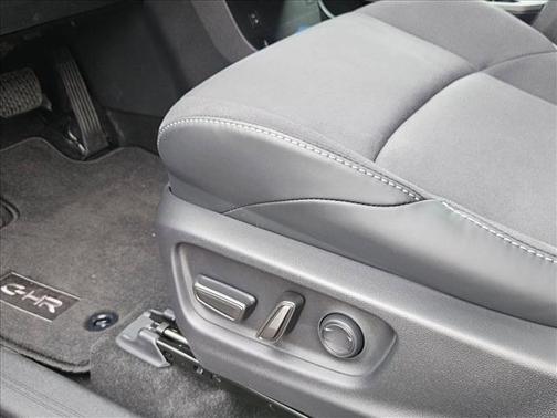 Tandoori w/Midnight Black Metallic Roof 2026 Toyota C-HR XSE