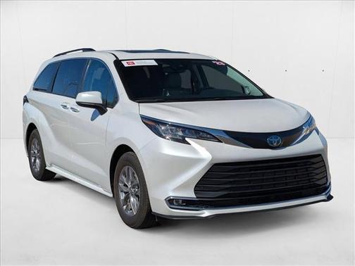 2023 Toyota Sienna XLE 7 Passenger