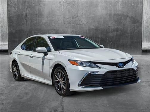 2024 Toyota Camry Hybrid XLE