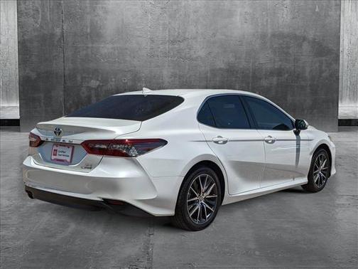 2024 Toyota Camry Hybrid XLE
