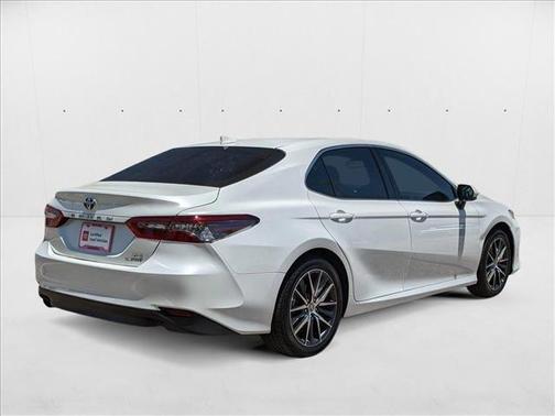 2024 Toyota Camry Hybrid XLE
