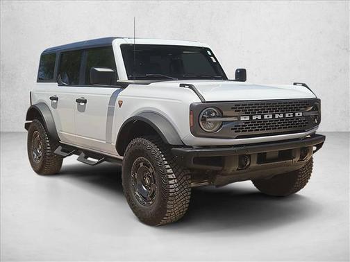 Oxford White 2024 Ford Bronco Badlands