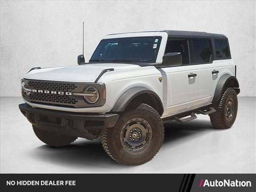 Oxford White 2024 Ford Bronco Badlands