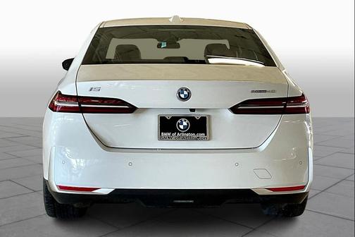 2025 BMW i5 eDrive40