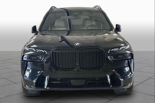Black Sapphire Metallic 2023 BMW X7 xDrive40i