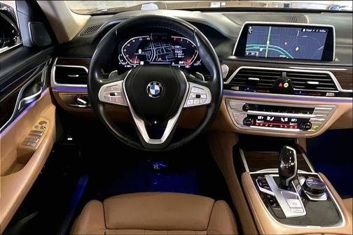 2022 BMW 740 i