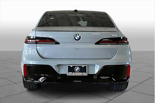 2024 BMW 740 i