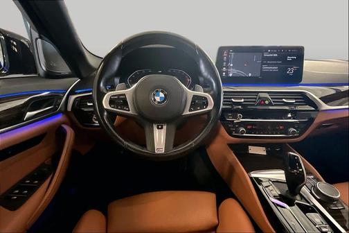 Carbon Black Metallic 2022 BMW 540 i