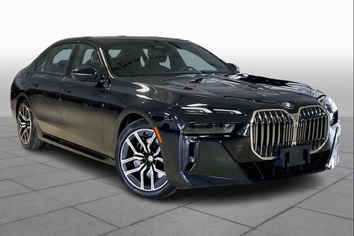 2025 BMW 740 740i