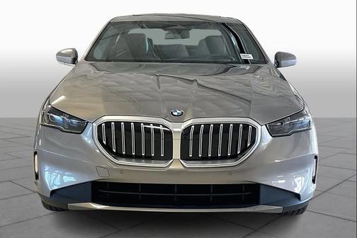 Oxide Grey Metallic 2026 BMW 530 530i