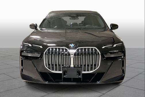 2025 BMW 740 740i