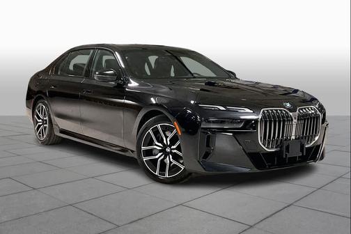 2025 BMW 740 740i