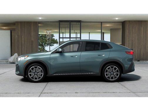 Cape York Green Metallic 2026 BMW X2 xDrive28i