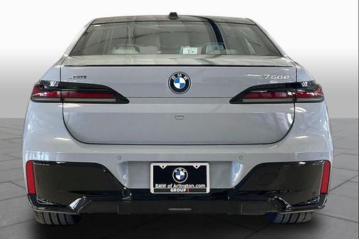 Brooklyn Grey Metallic 2026 BMW 750e i xDrive