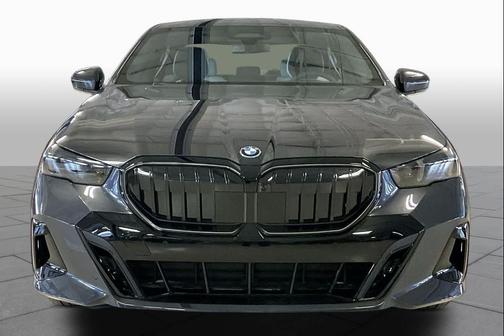Dark Graphite Metallic 2026 BMW 550e xDrive
