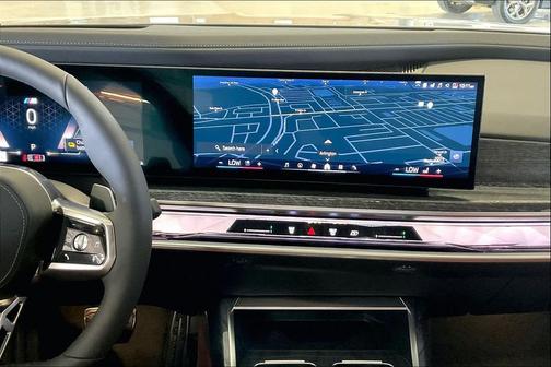 2025 BMW 750e i xDrive