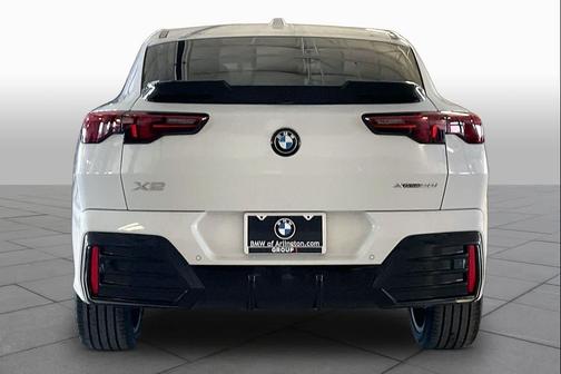 Alpine White 2026 BMW X2 xDrive28i