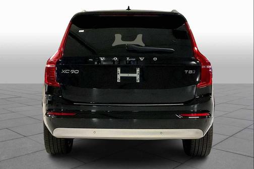 2022 Volvo XC90 T5 Momentum 7 Passenger