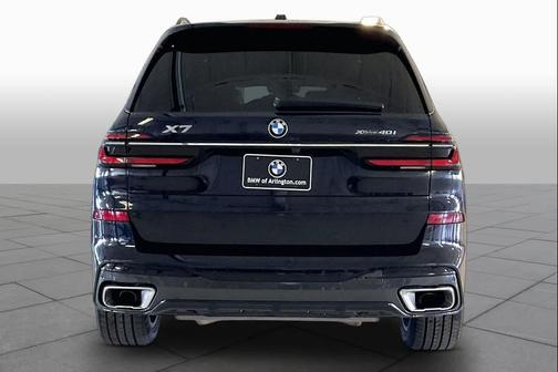 Carbon Black Metallic 2025 BMW X7 xDrive40i