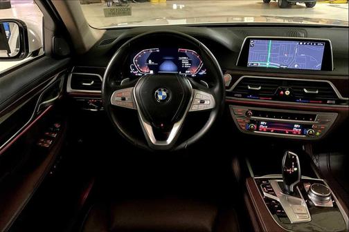 2021 BMW 750 i xDrive