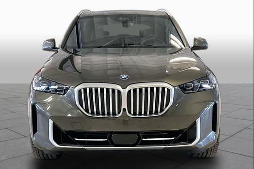 Manhattan Green Metallic 2026 BMW X5 PHEV xDrive50e
