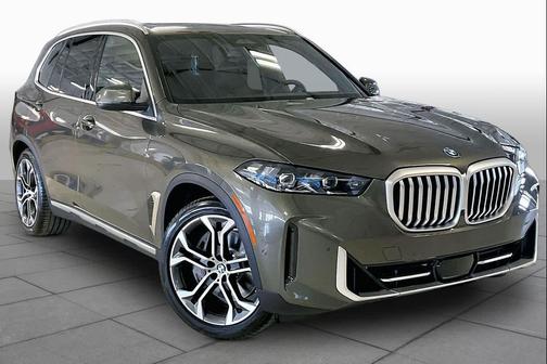 Manhattan Green Metallic 2026 BMW X5 PHEV xDrive50e