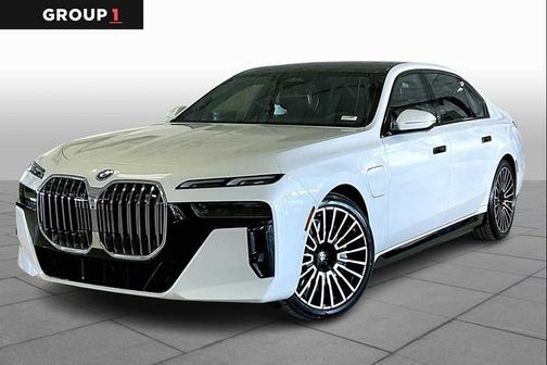 2025 BMW 750e i xDrive