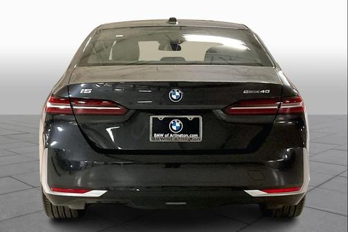 2025 BMW i5 eDrive40