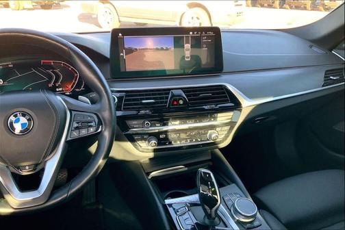 2022 BMW 530 i xDrive