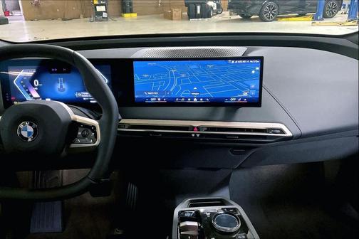 2026 BMW iX xDrive60