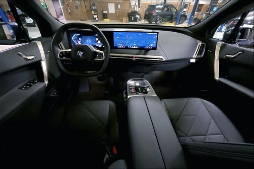 2026 BMW iX xDrive60