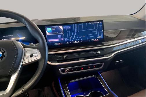Alpine White 2026 BMW X7 xDrive40i