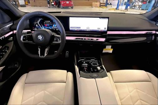 Black Sapphire Metallic 2026 BMW 550e xDrive