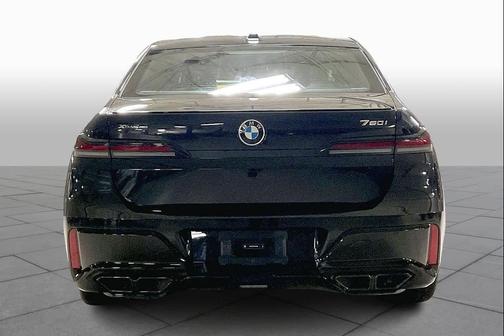 2025 BMW 760 xDrive