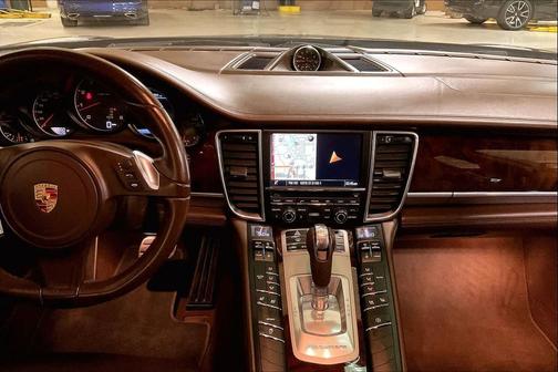 2015 Porsche Panamera 4
