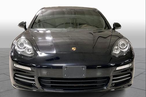 2015 Porsche Panamera 4