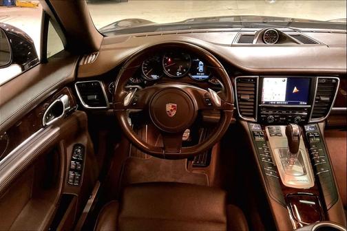 2015 Porsche Panamera 4