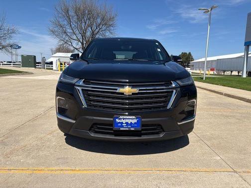 Mosaic Black Metallic 2023 Chevrolet Traverse LT Leather