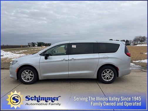 2024 Chrysler Voyager LX