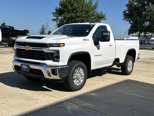 2025 Chevrolet Silverado 3500 LT