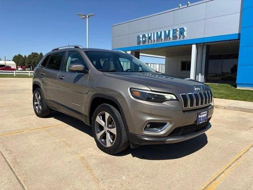 Beige 2019 Jeep Cherokee Limited